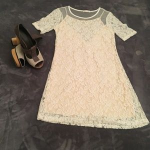 Super Chic Tea n Rose Sexy Lace Dress Size Small